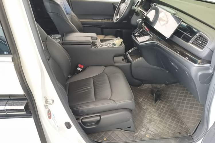 Used Honda Elysion 2019 2.0L Hybrid Luxury Edition Right Front Seat
