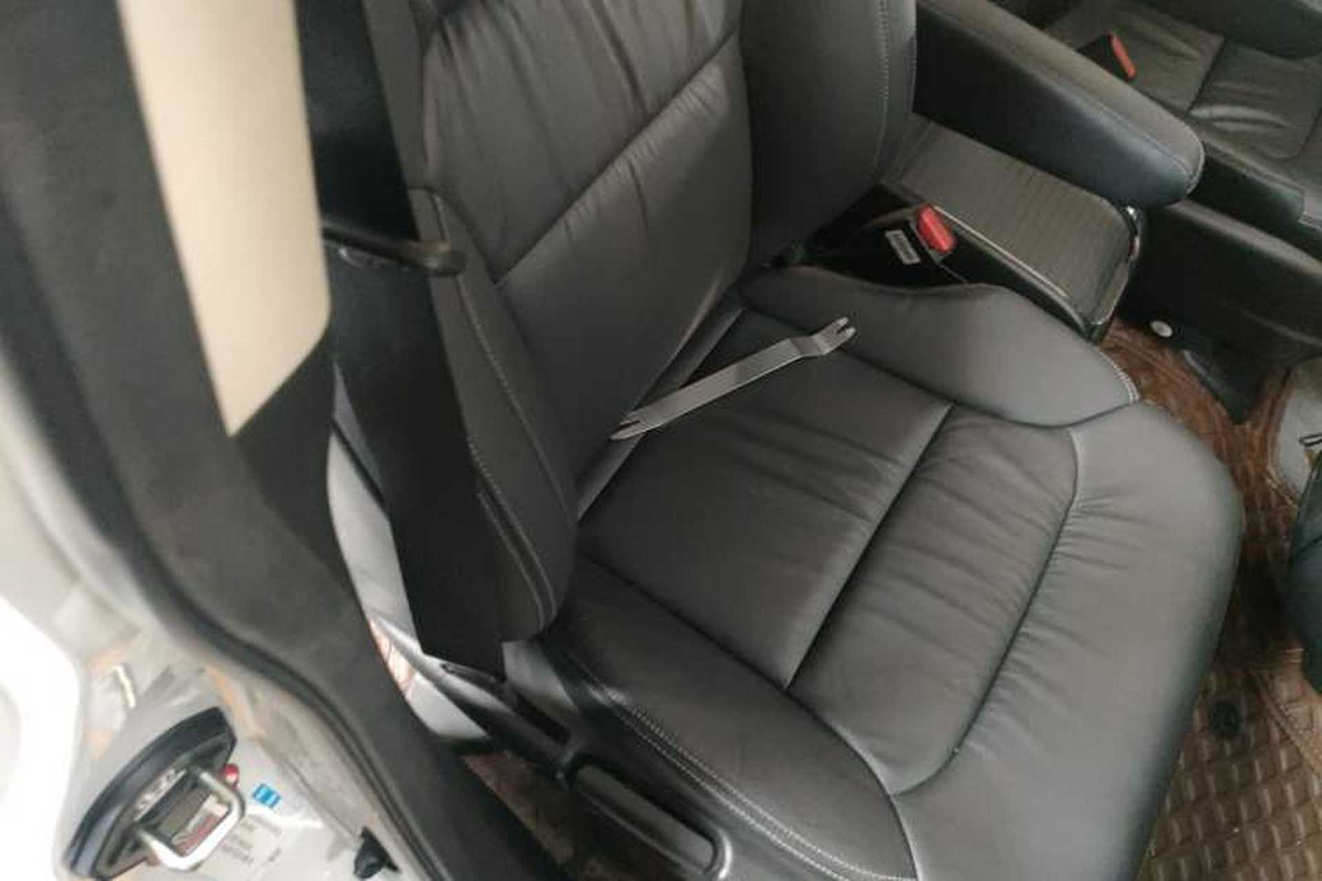 Used Honda Elysion 2019 2.0L Hybrid Luxury Edition Right Front Seat