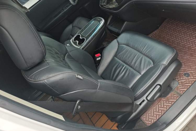 Used Honda Elysion 2019 2.0L Hybrid Luxury Edition Right Front Seat