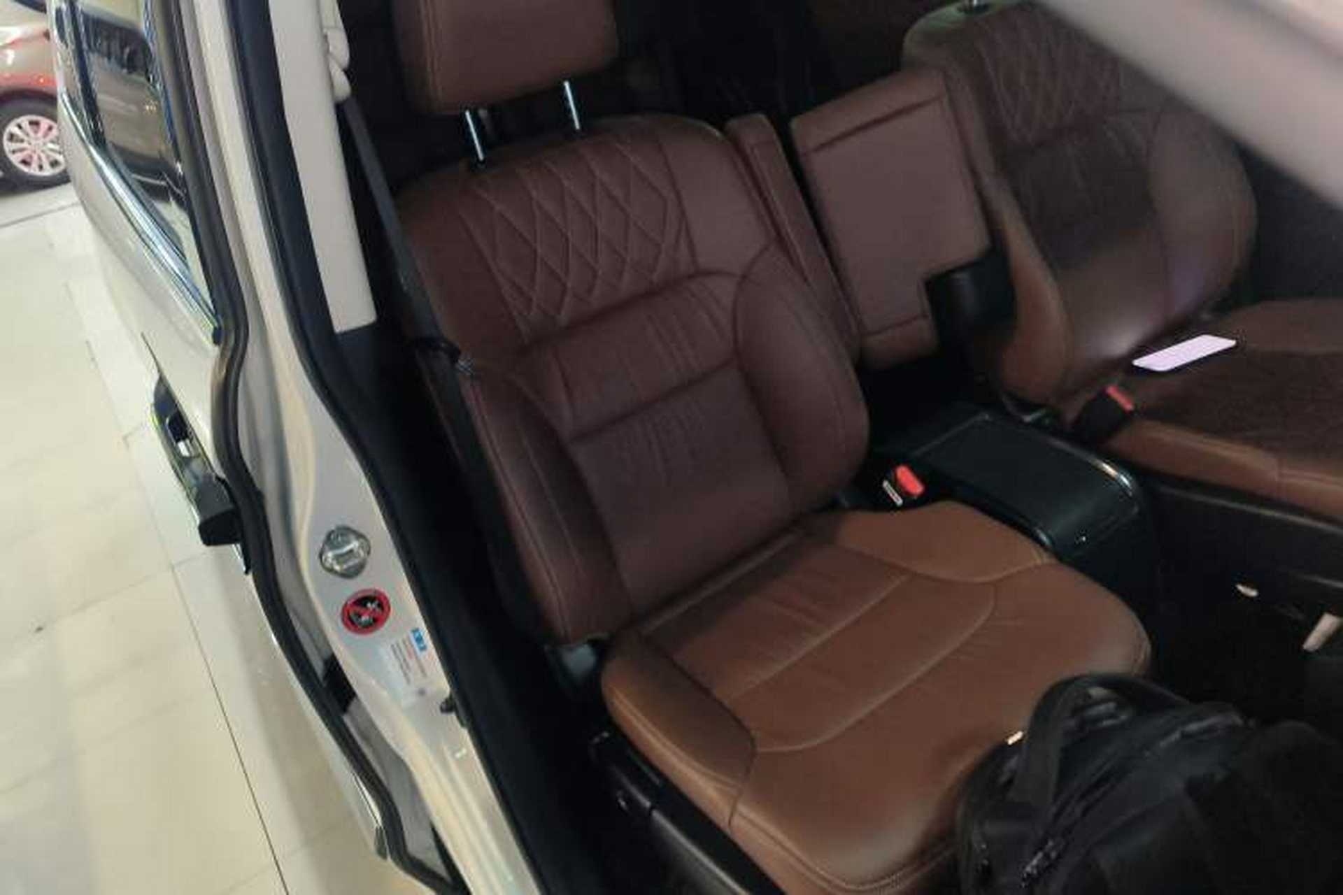 Used Honda Elysion 2019 2.0L Hybrid Supreme Edition Right Front Seat