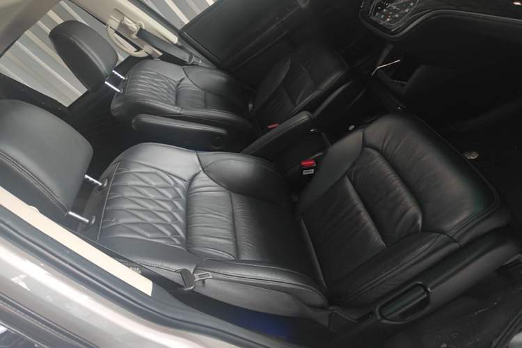 Used Honda Elysion 2019 2.0L Hybrid Luxury Edition Right Front Seat