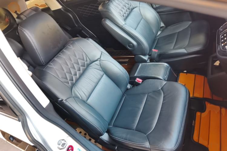 Used Honda Elysion 2019 2.0L Hybrid Luxury Edition Right Front Seat