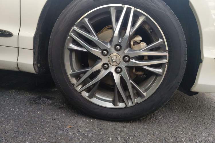 Used Honda Elysion 2019 2.0L Hybrid Supreme Edition Right Front Wheel Hub