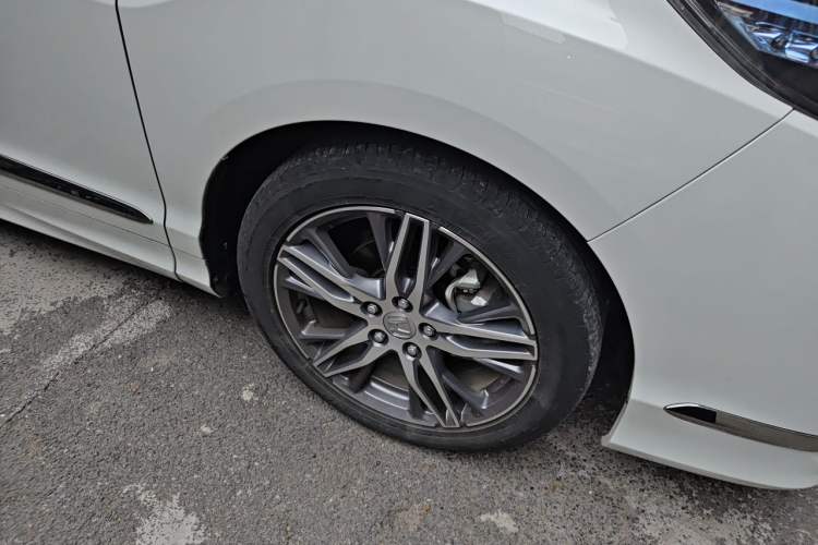 Used Honda Elysion 2019 2.0L Hybrid Supreme Edition Right Front Wheel Hub