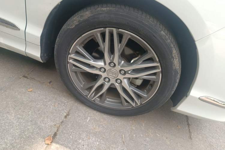 Used Honda Elysion 2019 2.0L Hybrid Supreme Edition Right Front Wheel Hub
