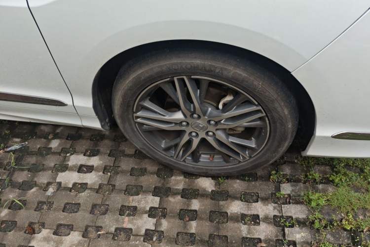 Used Honda Elysion 2019 2.0L Hybrid Luxury Edition Right Front Wheel Hub