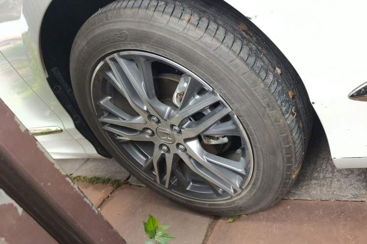 Used Honda Elysion 2019 2.0L Hybrid Supreme Edition Right Front Wheel Hub