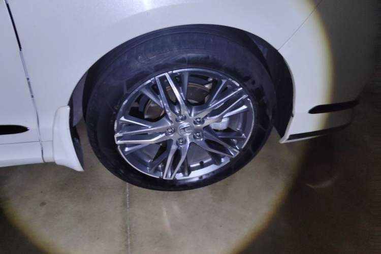 Used Honda Elysion 2019 2.0L Hybrid Supreme Edition Right Front Wheel Hub