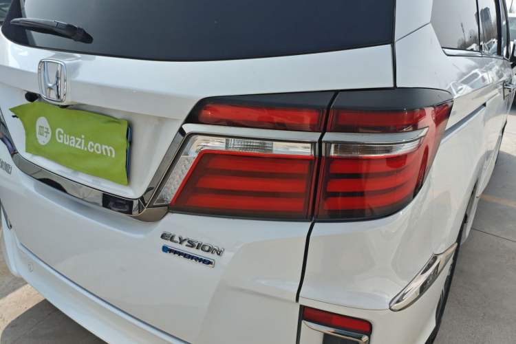 Used Honda Elysion 2019 2.0L Hybrid Luxury Edition Right Rear Taillight