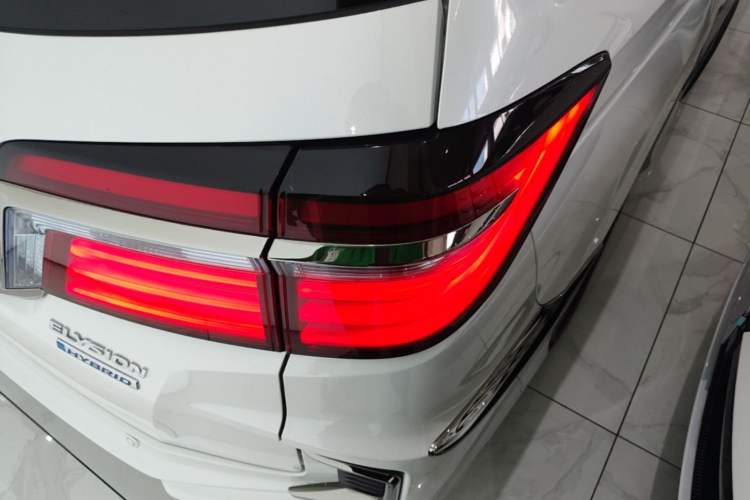 Used Honda Elysion 2019 2.0L Hybrid Luxury Edition Right Rear Taillight