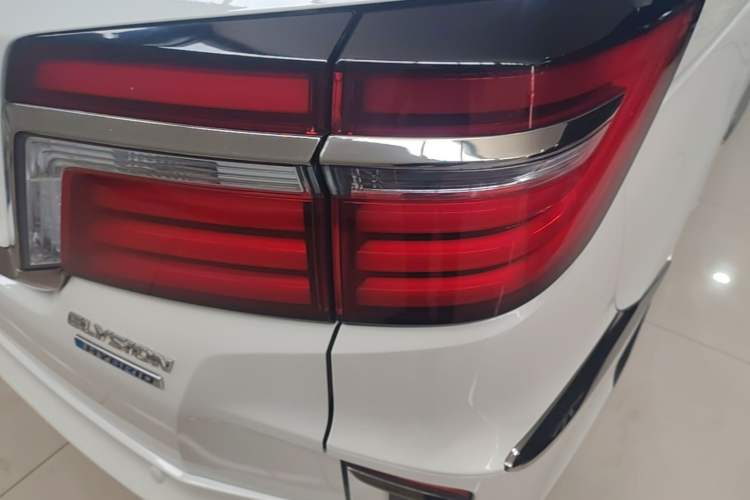 Used Honda Elysion 2019 2.0L Hybrid Luxury Edition Right Rear Taillight