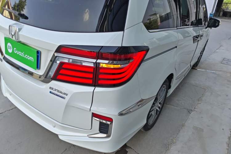 Used Honda Elysion 2019 2.0L Hybrid Supreme Edition Right Rear Taillight