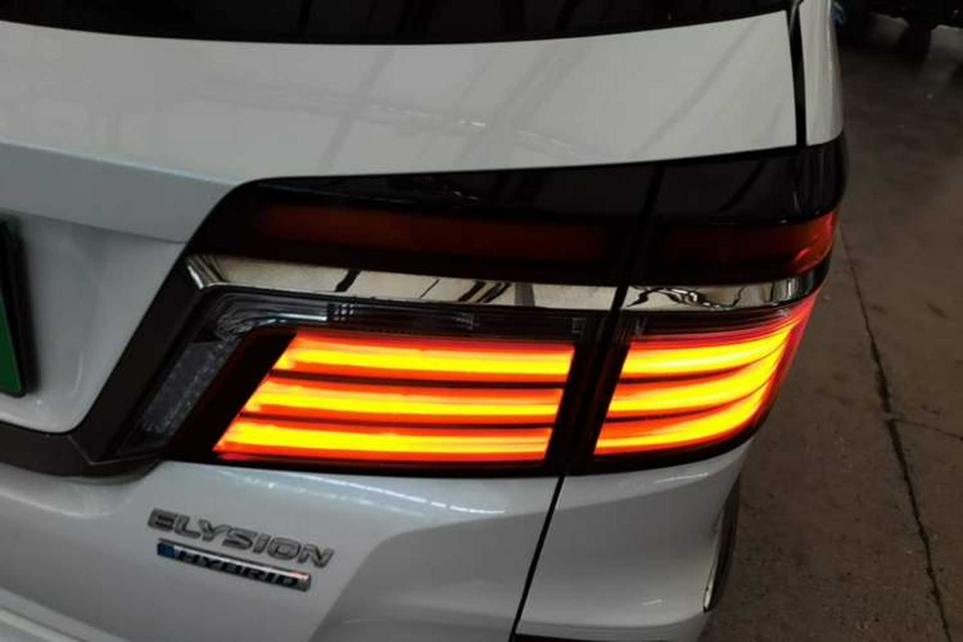 Used Honda Elysion 2019 2.0L Hybrid Luxury Edition Right Rear Taillight