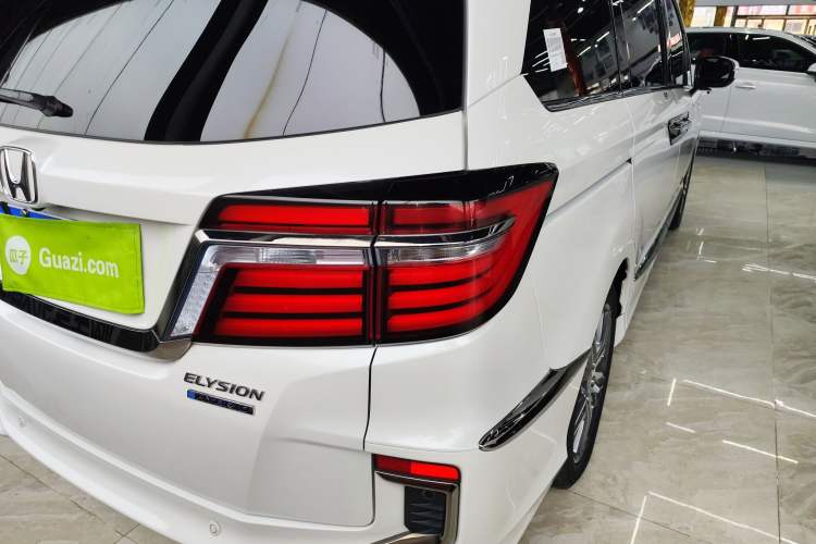 Used Honda Elysion 2019 2.0L Hybrid Luxury Edition Right Rear Taillight