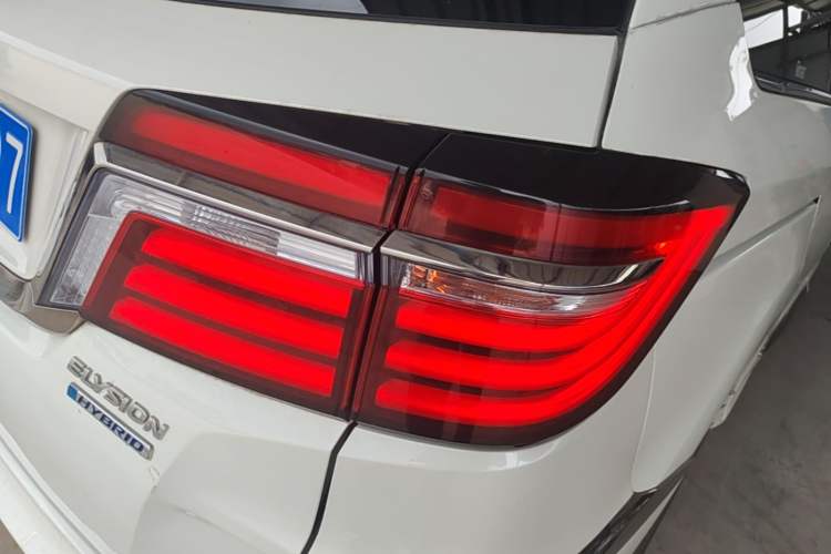 Used Honda Elysion 2019 2.0L Hybrid Luxury Edition Right Rear Taillight