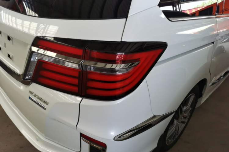 Used Honda Elysion 2019 2.0L Hybrid Luxury Edition Right Rear Taillight