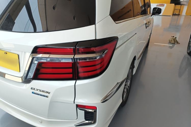 Used Honda Elysion 2019 2.0L Hybrid Luxury Edition Right Rear Taillight