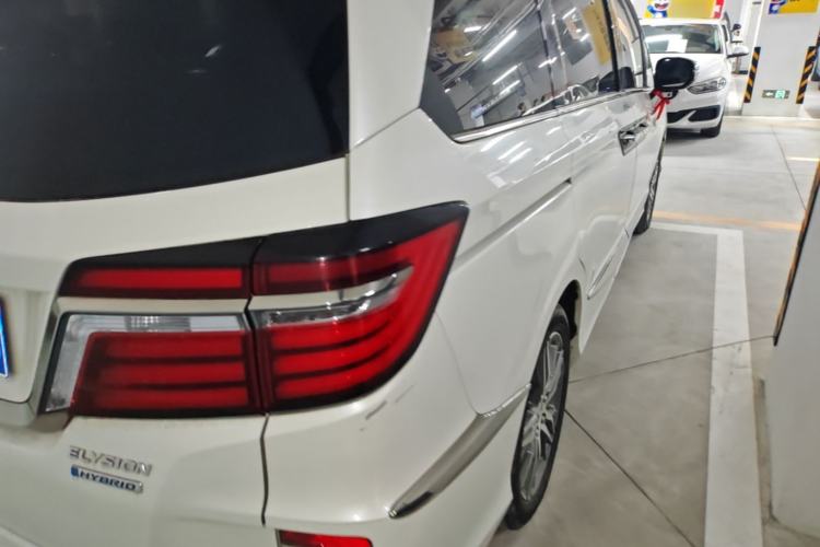 Used Honda Elysion 2019 2.0L Hybrid Supreme Edition Right Rear Taillight