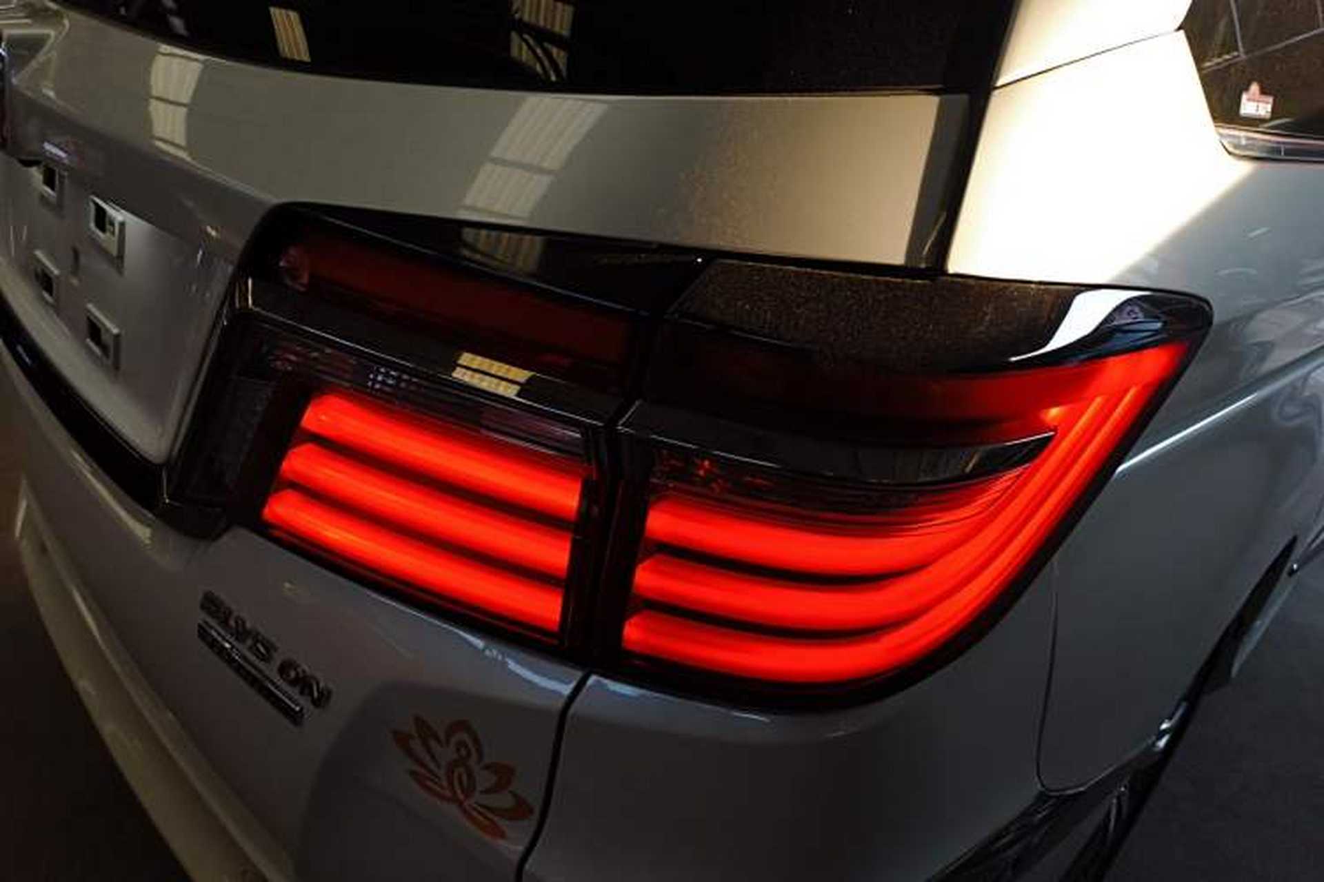 Used Honda Elysion 2019 2.0L Hybrid Comfort Edition Right Rear Taillight