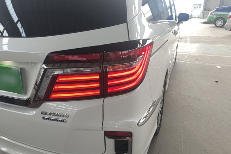 Used Honda Elysion 2019 2.0L Hybrid Comfort Edition Right Rear Taillight