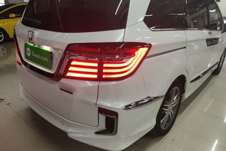 Used Honda Elysion 2019 2.0L Hybrid Comfort Edition Right Rear Taillight