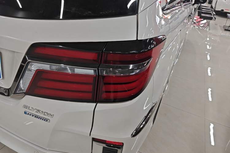 Used Honda Elysion 2019 2.0L Hybrid Supreme Edition Right Rear Taillight