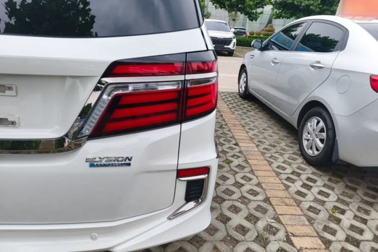 Used Honda Elysion 2019 2.0L Hybrid Luxury Edition Right Rear Taillight