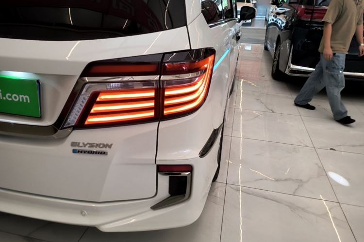 Used Honda Elysion 2019 2.0L Hybrid Supreme Edition Right Rear Taillight