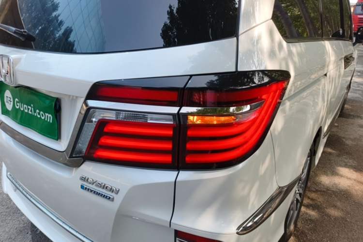 Used Honda Elysion 2019 2.0L Hybrid Supreme Edition Right Rear Taillight