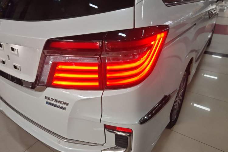 Used Honda Elysion 2019 2.0L Hybrid Luxury Edition Right Rear Taillight