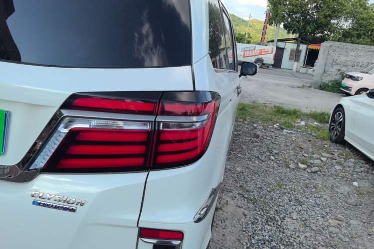 Used Honda Elysion 2019 2.0L Hybrid Luxury Edition Right Rear Taillight