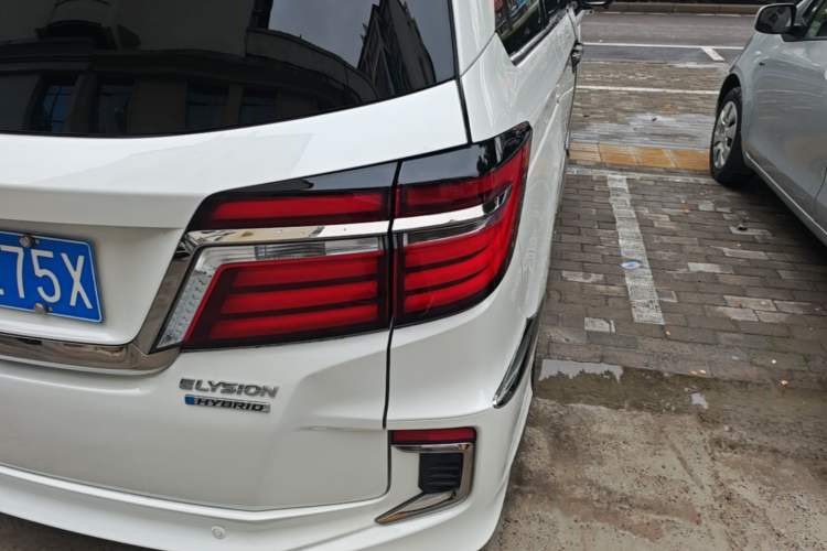 Used Honda Elysion 2019 2.0L Hybrid Luxury Edition Right Rear Taillight
