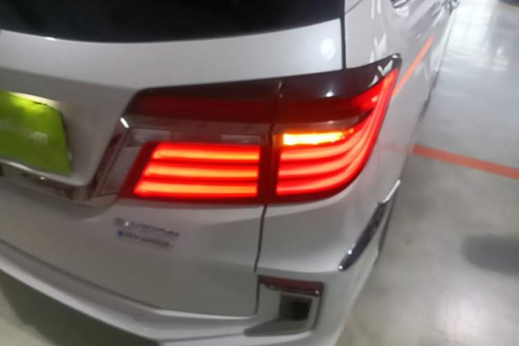 Used Honda Elysion 2019 2.0L Hybrid Luxury Edition Right Rear Taillight