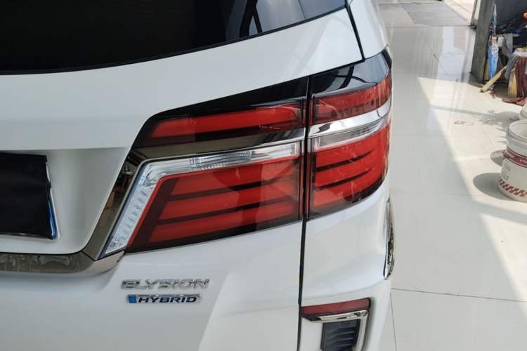 Used Honda Elysion 2019 2.0L Hybrid Luxury Edition Right Rear Taillight