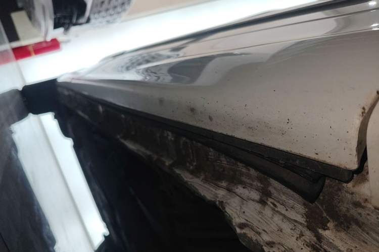 Used Honda Elysion 2019 2.0L Hybrid Luxury Edition Right Side Sill
