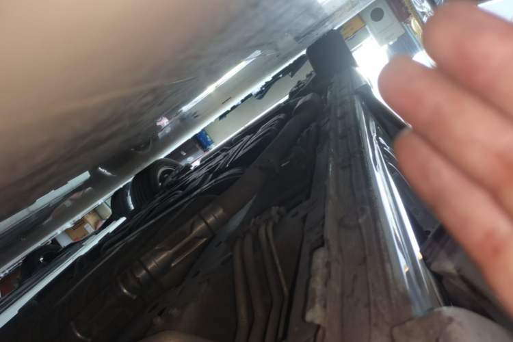 Used Honda Elysion 2019 2.0L Hybrid Luxury Edition Right Side Sill