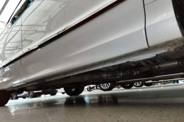 Used Honda Elysion 2019 2.0L Hybrid Luxury Edition Right Side Sill