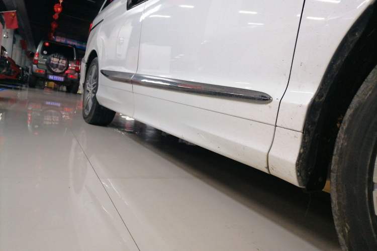 Used Honda Elysion 2019 2.0L Hybrid Luxury Edition Right Side Sill