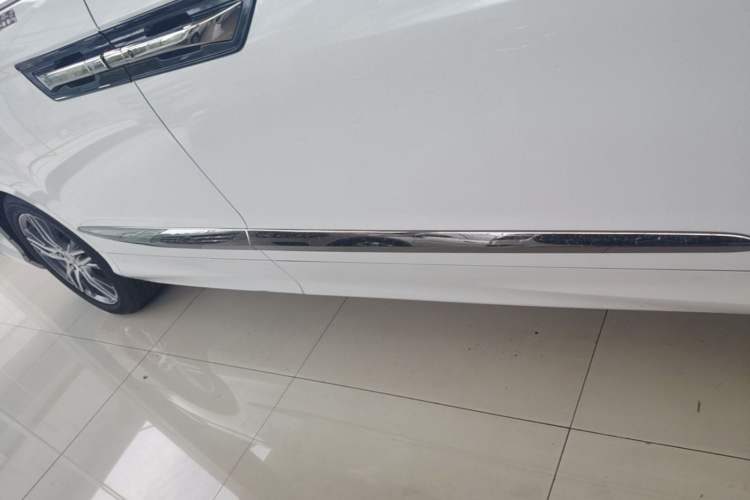 Used Honda Elysion 2019 2.0L Hybrid Luxury Edition Right Side Sill
