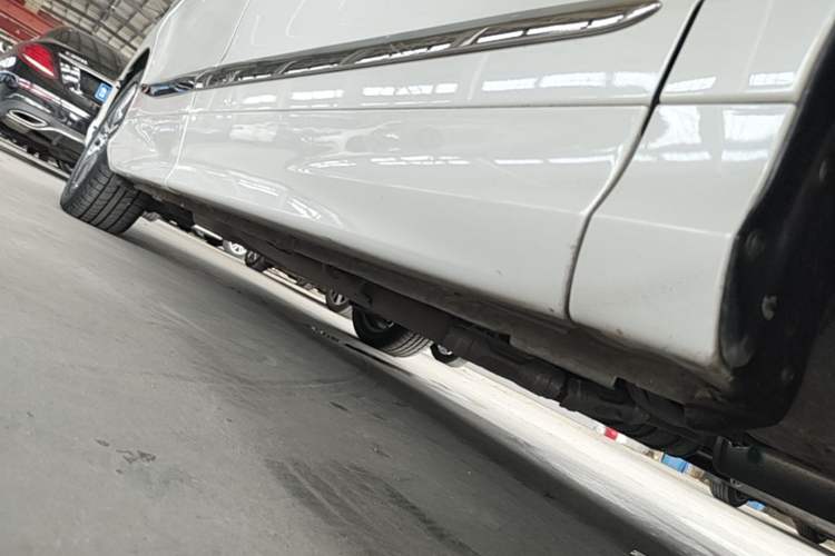 Used Honda Elysion 2019 2.0L Hybrid Comfort Edition Right Side Sill