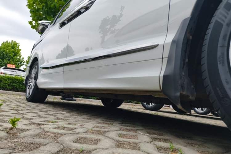 Used Honda Elysion 2019 2.0L Hybrid Luxury Edition Right Side Sill