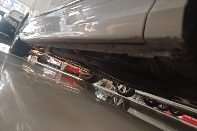 Used Honda Elysion 2019 2.0L Hybrid Luxury Edition Right Side Sill