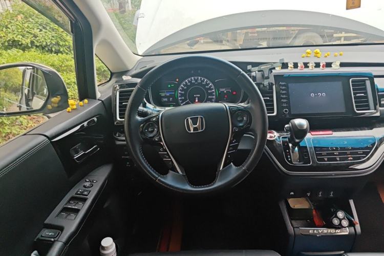 Used Honda Elysion 2019 2.0L Hybrid Supreme Edition Steering Wheel