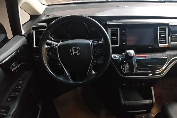 Used Honda Elysion 2019 2.0L Hybrid Supreme Edition Steering Wheel