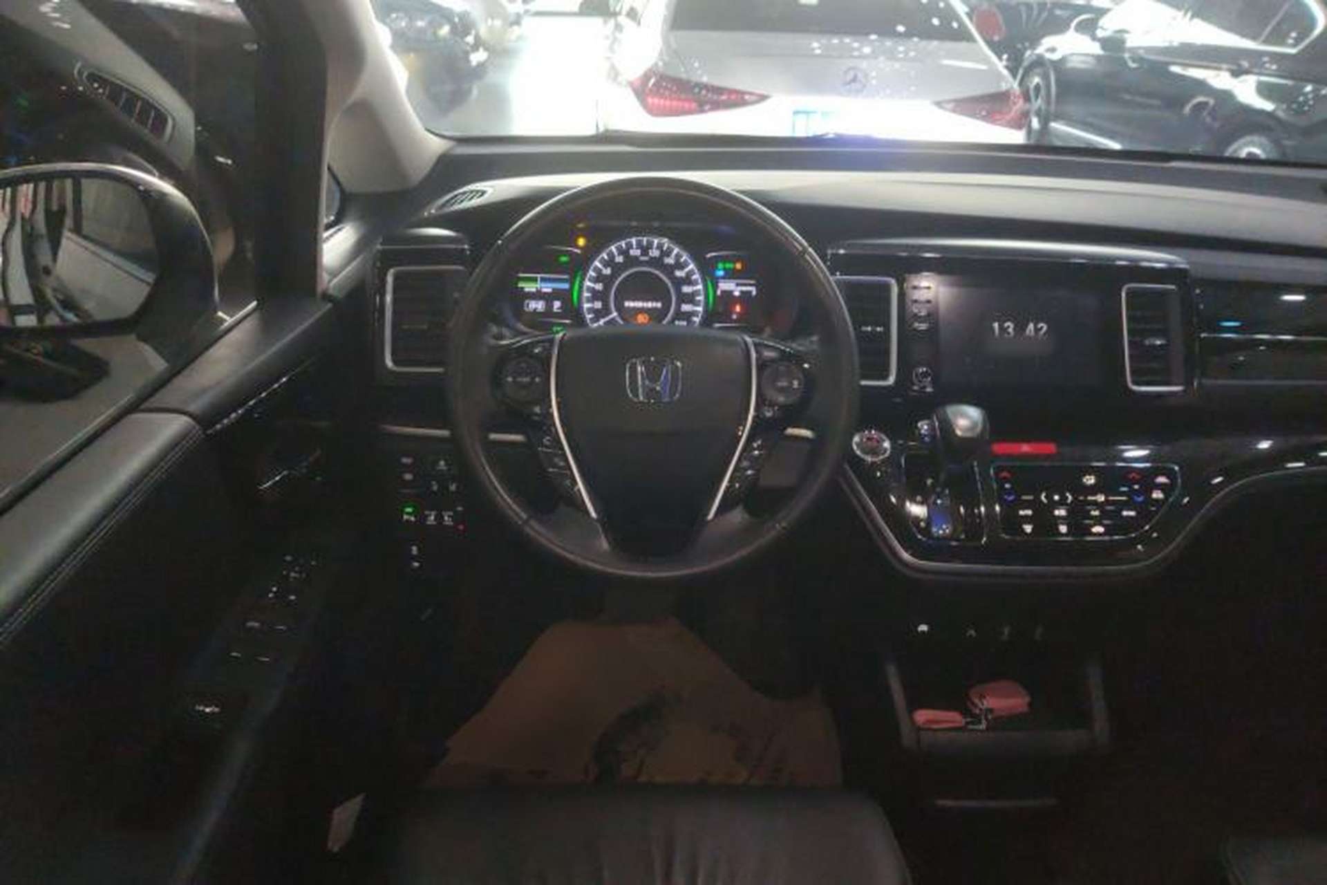 Used Honda Elysion 2019 2.0L Hybrid Luxury Edition Steering Wheel