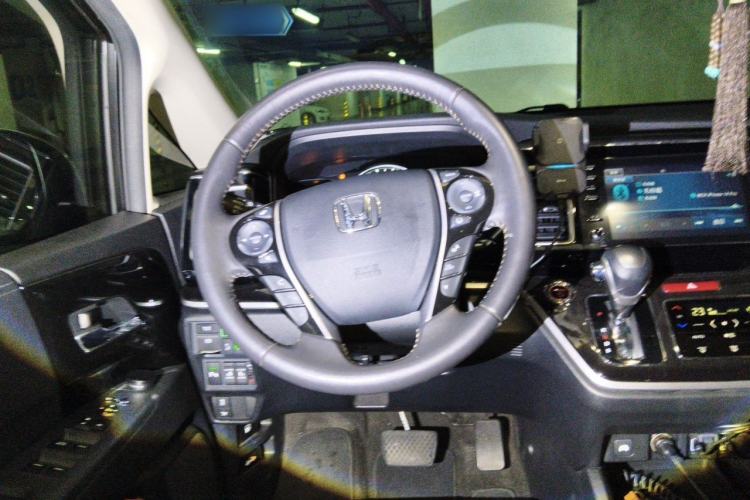 Used Honda Elysion 2019 2.0L Hybrid Luxury Edition Steering Wheel