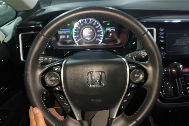 Used Honda Elysion 2019 2.0L Hybrid Luxury Edition Steering Wheel