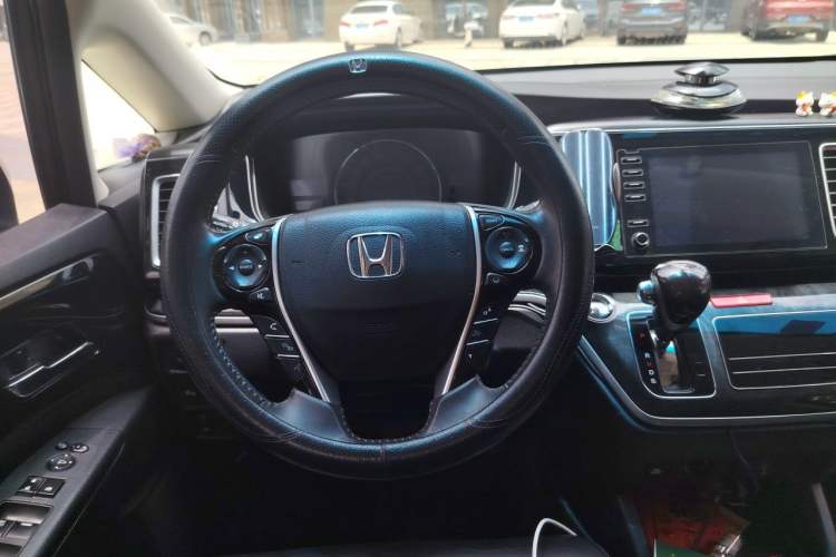 Used Honda Elysion 2019 2.0L Hybrid Luxury Edition Steering Wheel