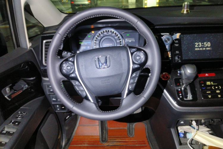 Used Honda Elysion 2019 2.0L Hybrid Luxury Edition Steering Wheel