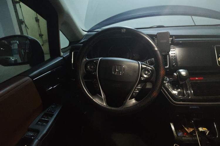 Used Honda Elysion 2019 2.0L Hybrid Supreme Edition Steering Wheel